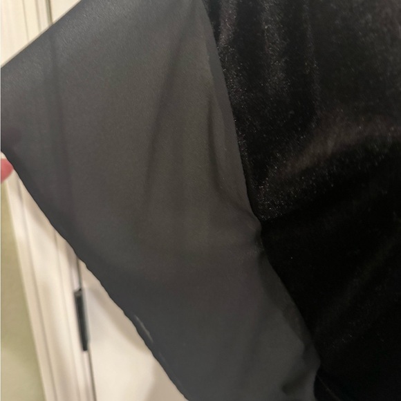 Michael Kors Black Velvet accent with Batwing short sleeves size Large- EUC - Picture 12 of 12